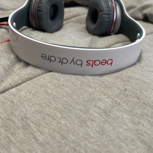 Beats worn 2x - Picture 3 of 4
